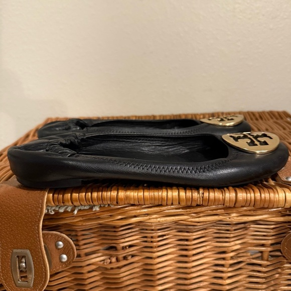 Tory Burch Reva Women's Leather Ballerina Black Gold Logo Flats Shoes Size 6 - Picture 7 of 11
